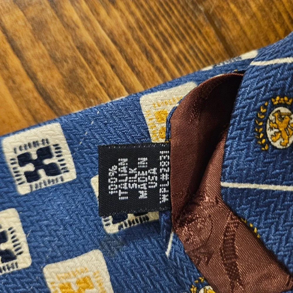 Tommy Hilfiger Silk Tie Bundle (2) Blue Geometric‎ & Black Floral Dot Pattern